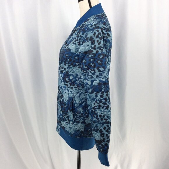 The North Face Anna Quilted Bomber Jacket Womens XS Blue Leopard Print Insulated - Picture 9 of 14
